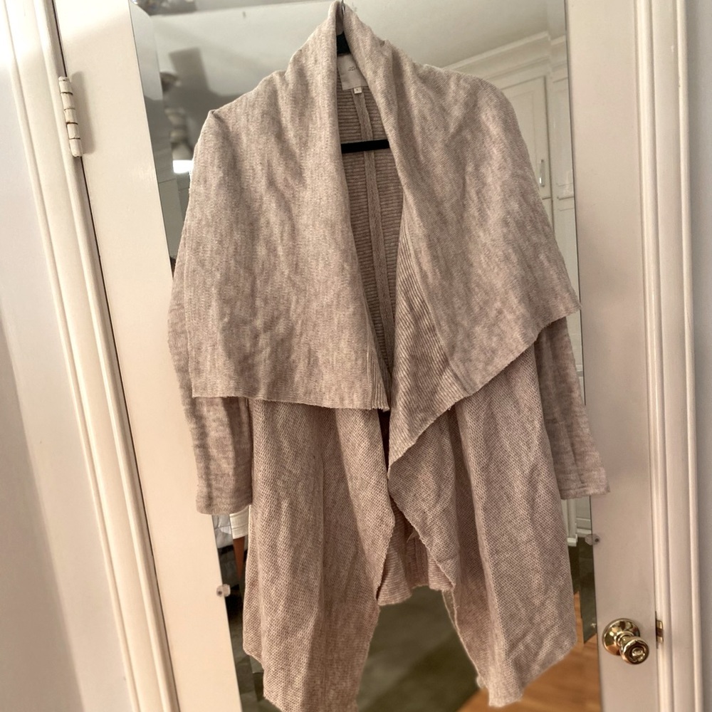 ZOA Women’s LG Tan flowing open cardigan. Like new